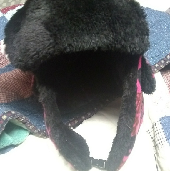 Winter hat - Picture 3 of 6